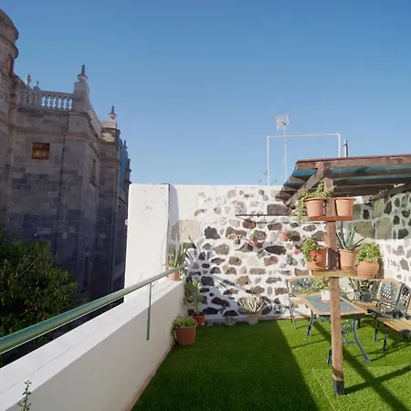 Historical House 2. Cathedral Views *