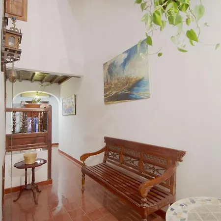 Apartment Historical House 2. Cathedral Views